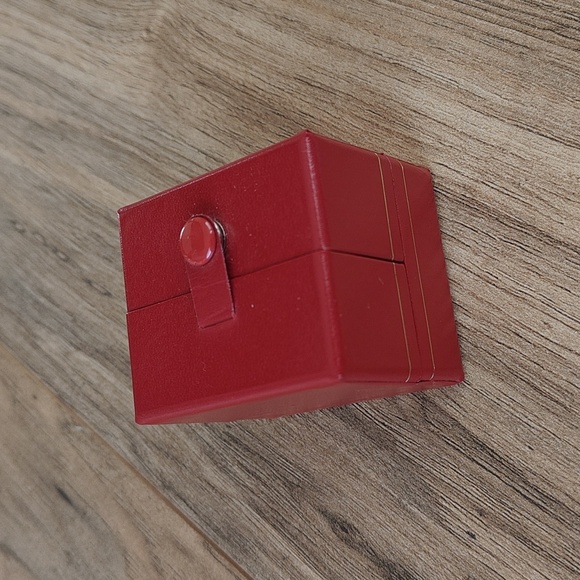 NIB Pearl Drop Earrings - Picture 4 of 4